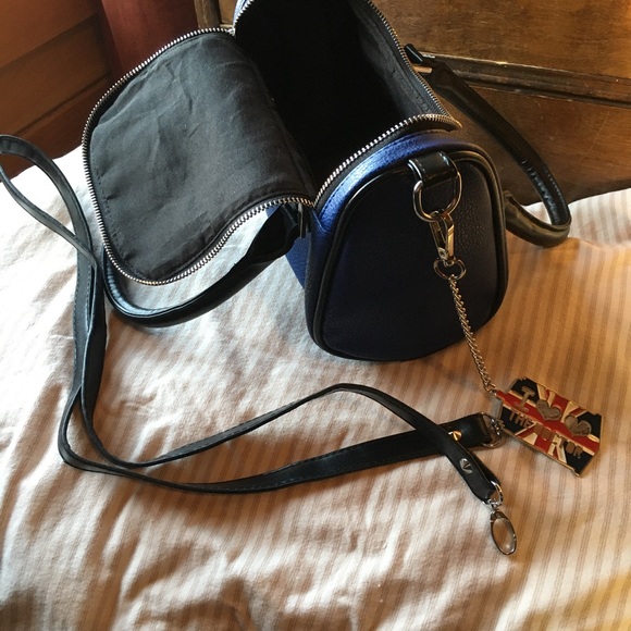 Dr. Who Police Call Box Purse. - Picture 2 of 2